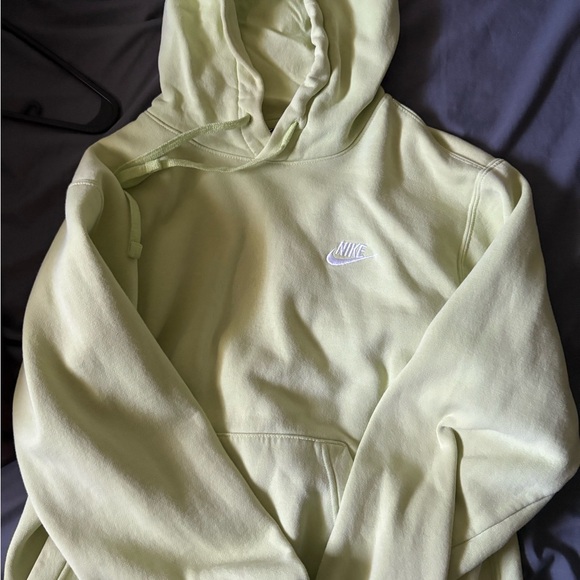 Nike Hoodies - Picture 5 of 9